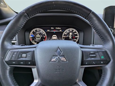 Used 2022 Mitsubishi Outlander SEL image 32