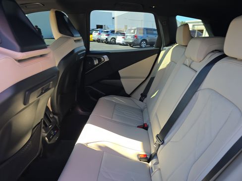 Used 2026 BMW X3 xDrive30 w/ Premium Package image 11