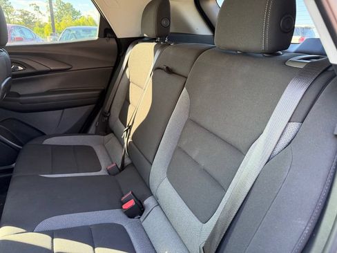 Used 2025 Chevrolet TrailBlazer LT w/ Convenience Package FWD image 9