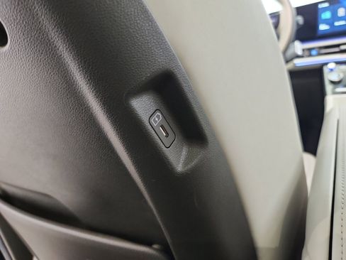 Used 2024 Hyundai Santa Fe Calligraphy image 32