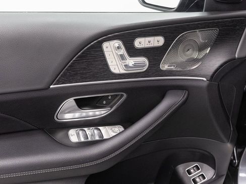 Used 2025 Mercedes-Benz GLE 450e 4MATIC w/ AMG Line Exterior image 6