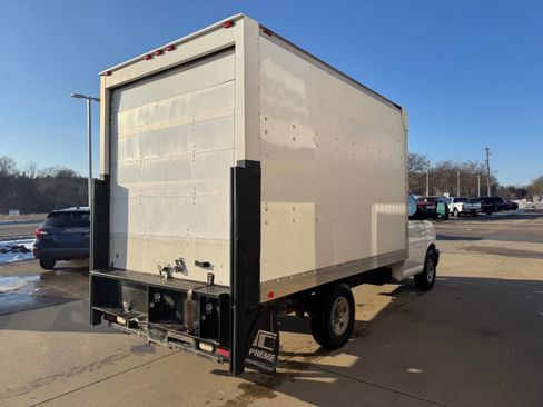 Used 2014 Chevrolet Express 3500 3500 2dr 139 in. WB Cutaway w image 6