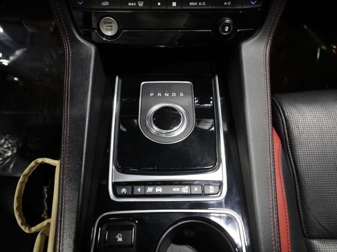 Used 2017 Jaguar F-PACE S AWD/4WD image 31
