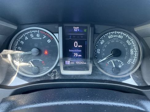 Used 2020 Toyota Tacoma TRD Sport w/ Blackout Package AWD/4WD image 18