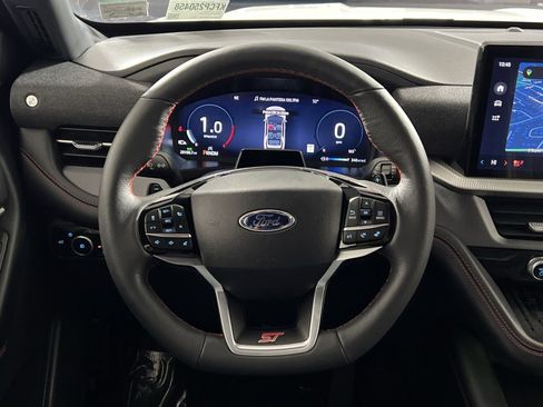 Used 2025 Ford Explorer ST image 15