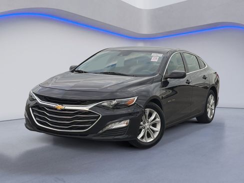 Used 2023 Chevrolet Malibu LT image 2