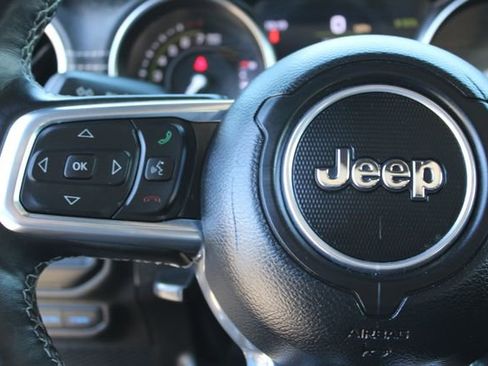 Used 2023 Jeep Wrangler Unlimited Sahara w/ Cold Weather Group AWD/4WD image 19
