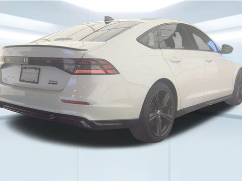 Used 2023 Honda Accord Sport image 2