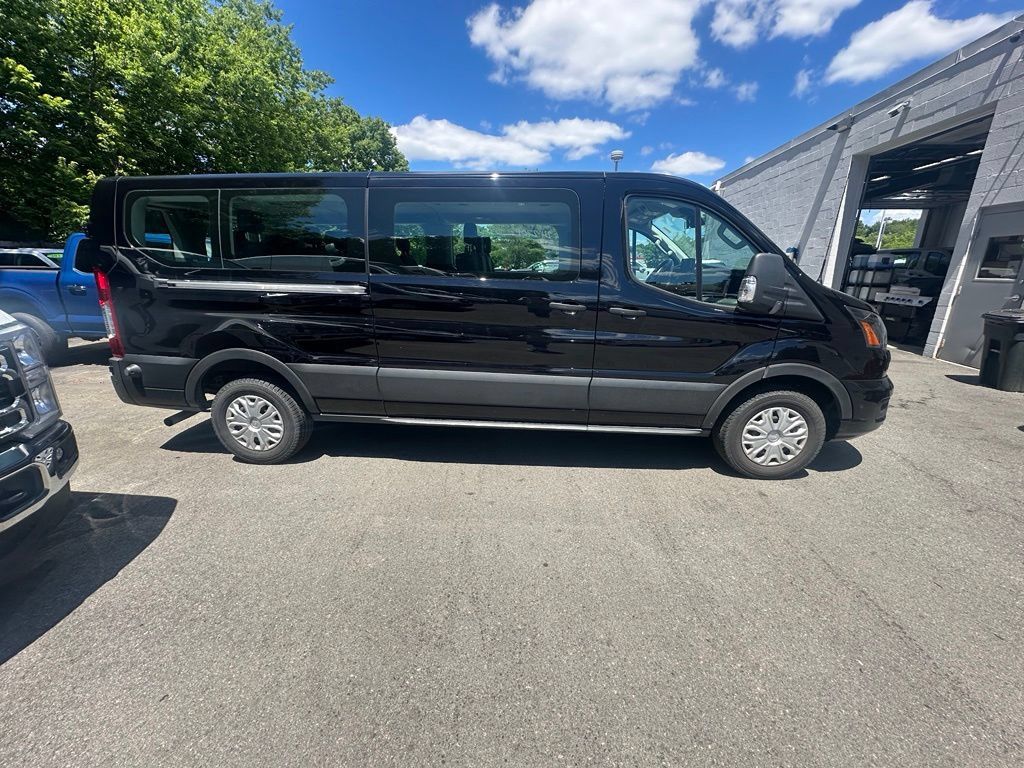 Used 2024 Ford Transit 350 XLT RWD image 4