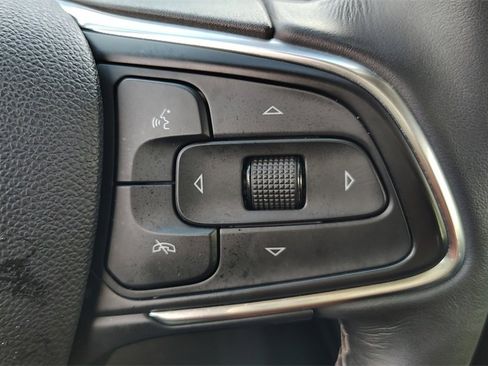 Used 2023 Buick Envision Essence image 16