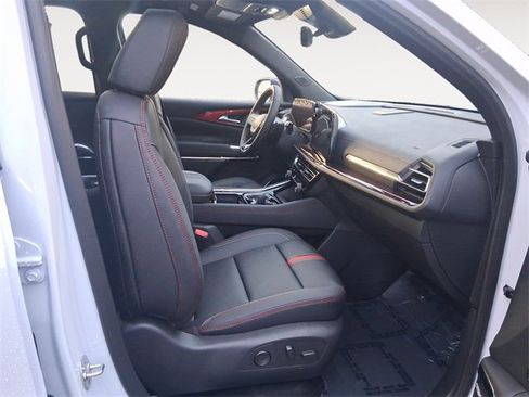 New 2026 Chevrolet Traverse RS image 15