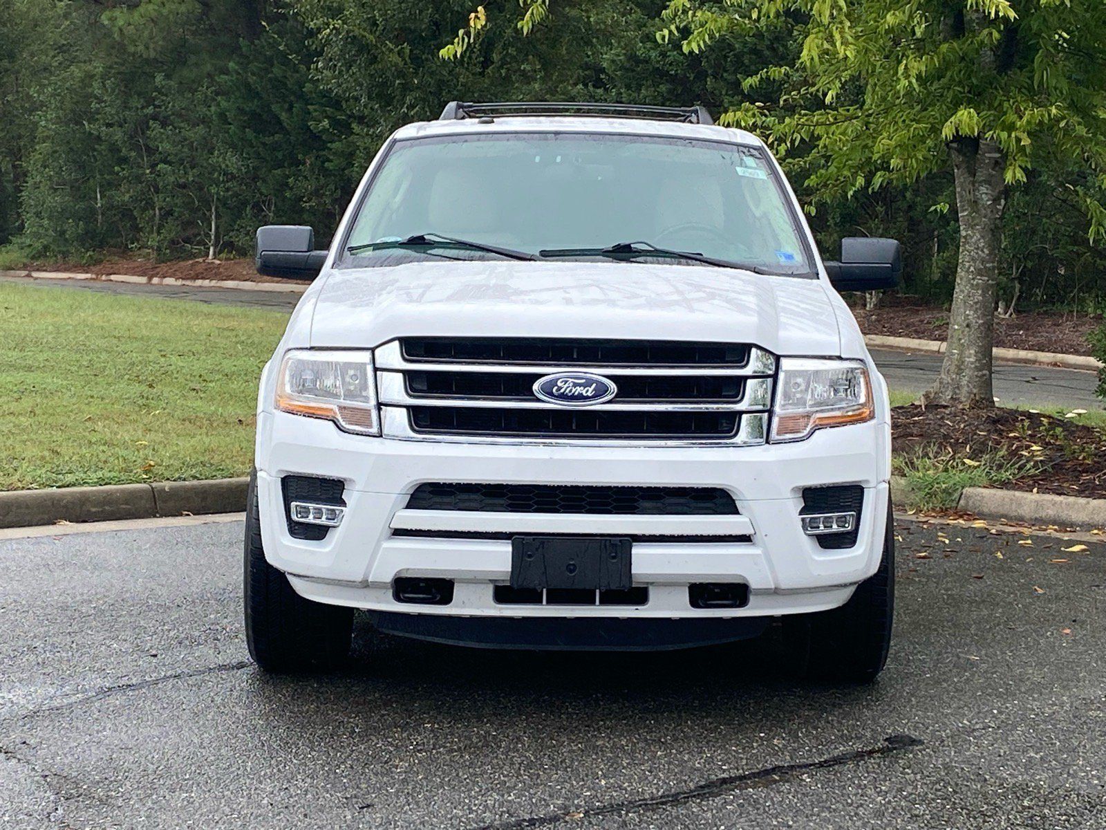 Certified 2017 Ford Expedition XLT w/ Equipment Group 202A AWD/4WD image 4
