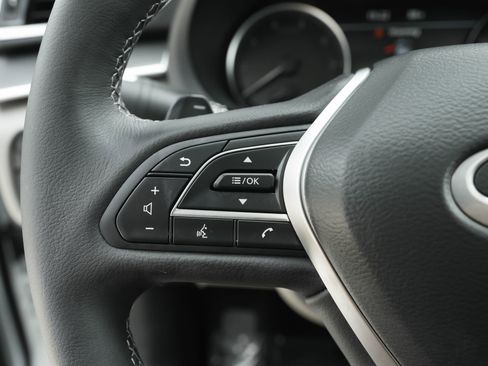 Used 2025 INFINITI QX50 Luxe image 16