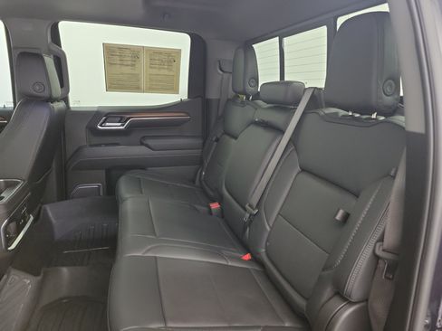 Used 2025 GMC Sierra 1500 Denali w/ Technology Package AWD/4WD image 12