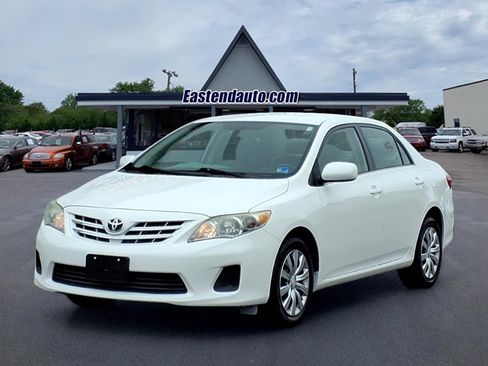 Used 2013 Toyota Corolla LE FWD image 1