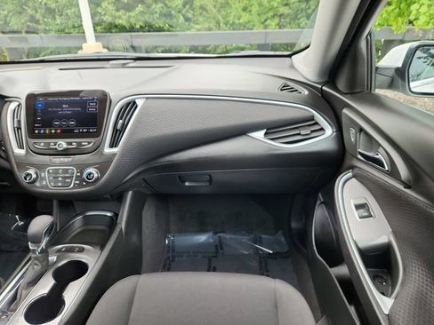 Used 2024 Chevrolet Malibu LT FWD image 24