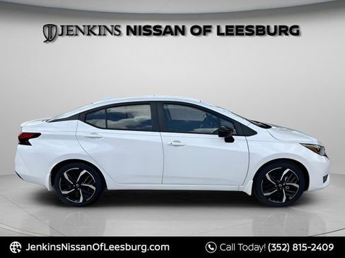 New 2025 Nissan Versa SR w/ Trunk Package FWD image 2