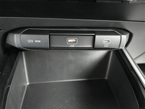 New 2026 Kia Niro LX image 30