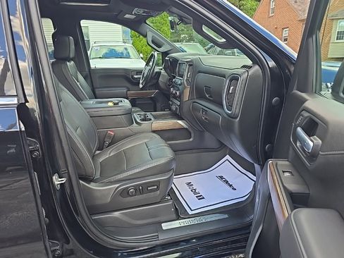 Used 2021 Chevrolet Silverado 1500 High Country w/ Technology Package image 17