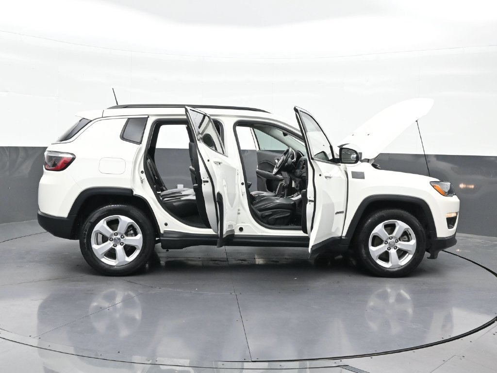 Used 2021 Jeep Compass Latitude w/ Sun and Sound Group FWD image 32