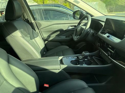 Certified 2025 Nissan Rogue SL image 14