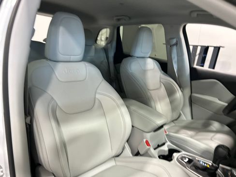 Used 2022 Jeep Cherokee Latitude Lux AWD/4WD image 36