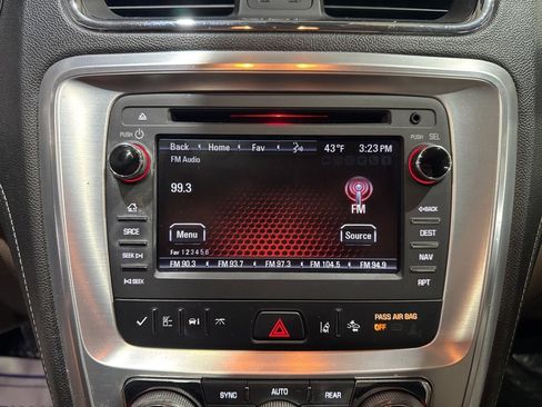 Used 2017 GMC Acadia Limited SLT image 28