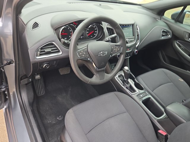 Used 2019 Chevrolet Cruze LT w/ Convenience Package FWD image 10