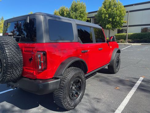 Used 2023 Ford Bronco Wildtrak image 5