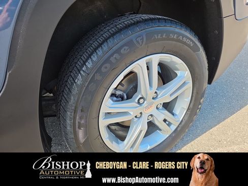 Used 2024 GMC Terrain SLE AWD/4WD image 19