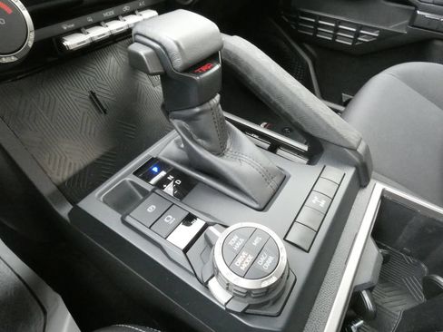 Used 2025 Toyota Tacoma TRD Off-Road AWD/4WD image 21