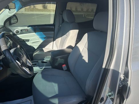 Used 2015 Toyota Tacoma 4x4 Double Cab w/ TRD Off-Road Package image 11