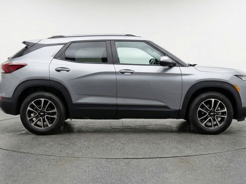 Used 2025 Chevrolet TrailBlazer LT image 11
