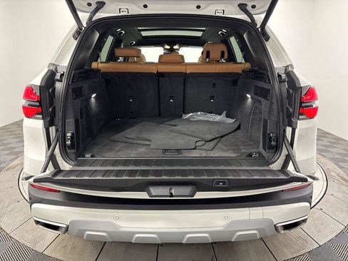 Used 2024 BMW X5 xDrive40i w/ Parking Assistance Package AWD/4WD image 21