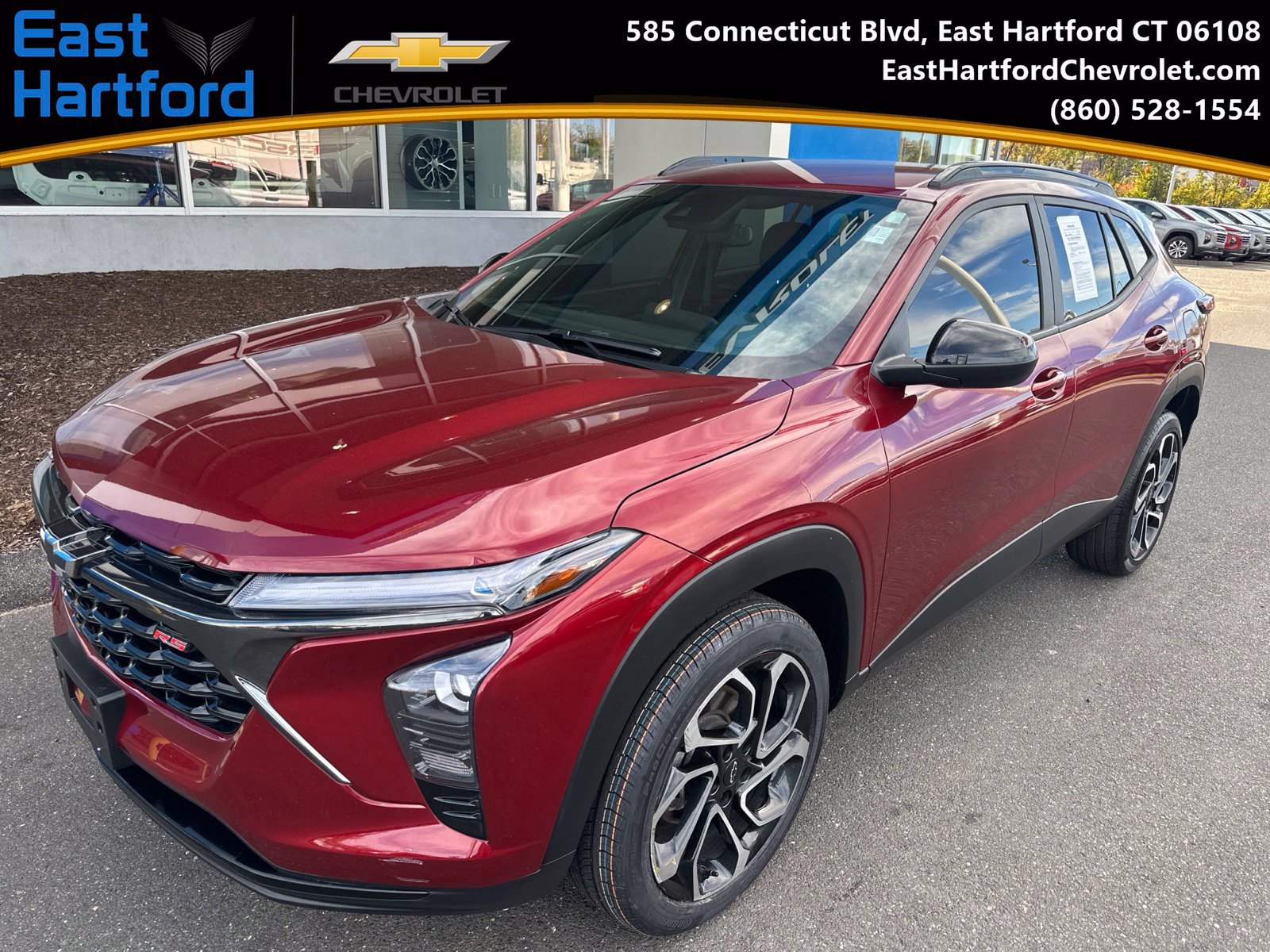 Used 2024 Chevrolet Trax RS FWD image 1