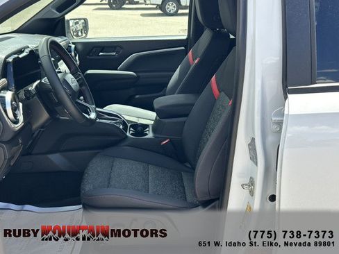 Used 2025 Chevrolet Colorado Z71 AWD/4WD image 11