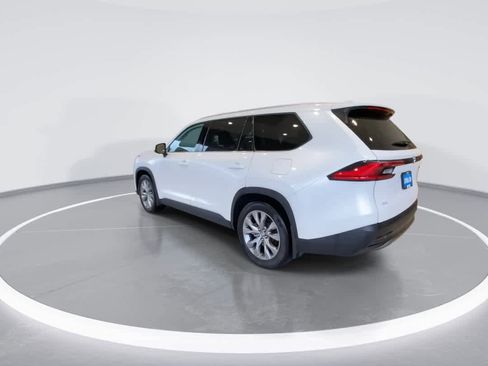 Used 2024 Toyota Grand Highlander Limited AWD/4WD image 5