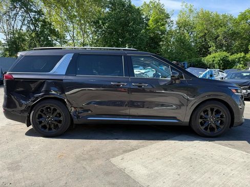 Used 2023 Kia Carnival SX Prestige FWD image 9