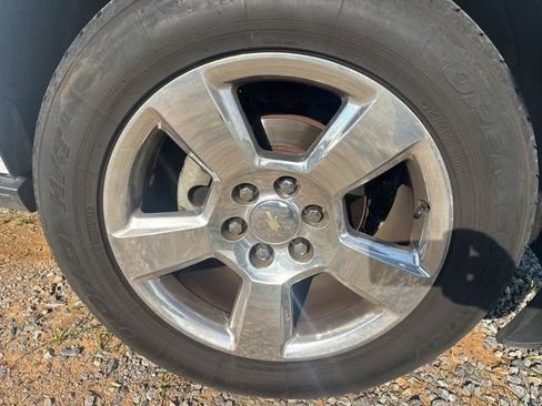 Used 2016 Chevrolet Suburban LTZ RWD image 4