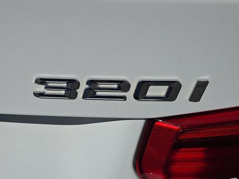 Used 2017 BMW 320i xDrive Sedan image 30