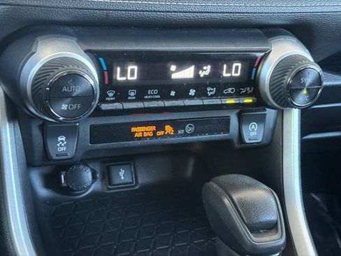 Certified 2021 Toyota RAV4 XLE AWD/4WD image 22