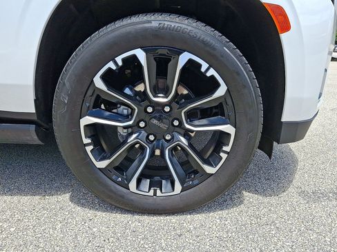 Certified 2024 GMC Yukon XL Denali AWD/4WD image 27