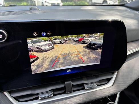 Used 2025 Chevrolet Equinox LT FWD image 20