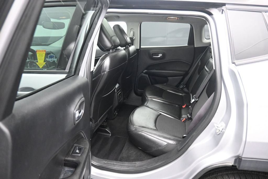 Used 2019 Jeep Compass Latitude AWD/4WD image 29