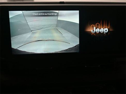 Used 2025 Jeep Wrangler Willys image 30