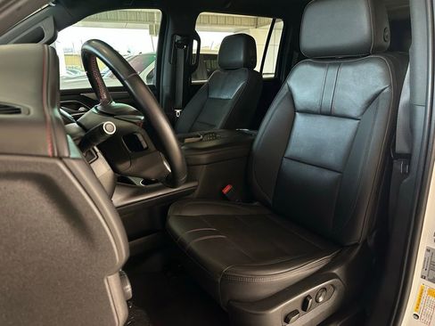 Used 2022 Chevrolet Suburban RST image 14