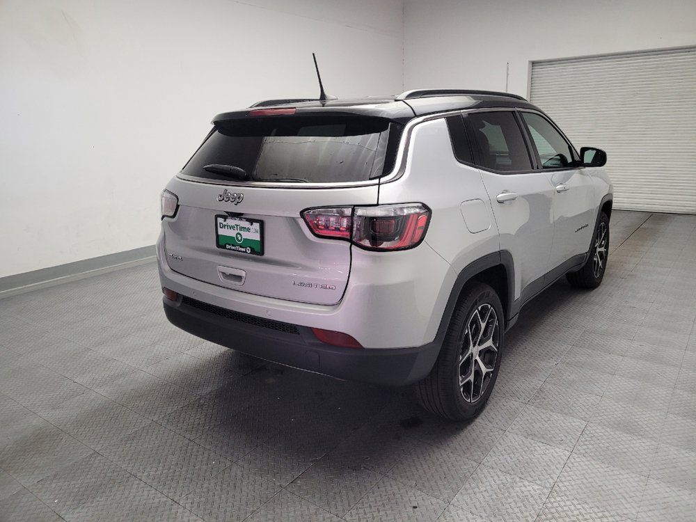 Used 2024 Jeep Compass Limited AWD/4WD image 9