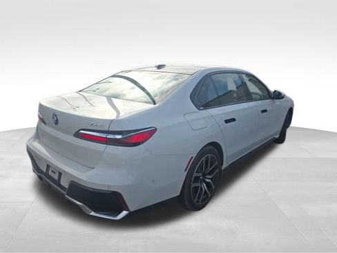 Used 2025 BMW 740i xDrive 740i xDrive image 7