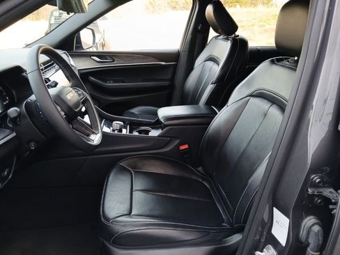 Used 2024 Jeep Grand Cherokee L Limited w/ Luxury Tech Group II image 33