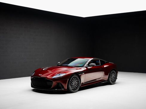 Used 2023 Aston Martin DBS Coupe RWD image 4